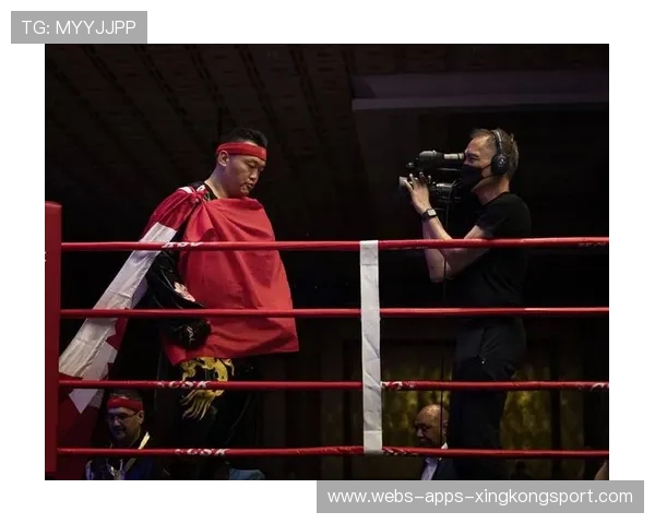 拳击擂台中出现经典试探与反击教学片段