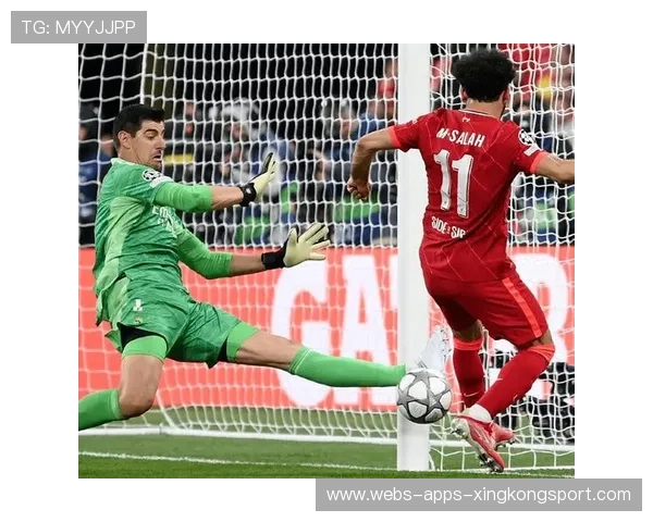 皇马库尔图瓦扑救训练强度拉满